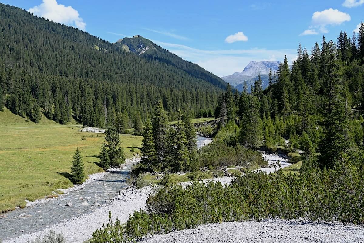 Lechweg Wandern in Etappen durch die Lechtaler Alpen People Abroad